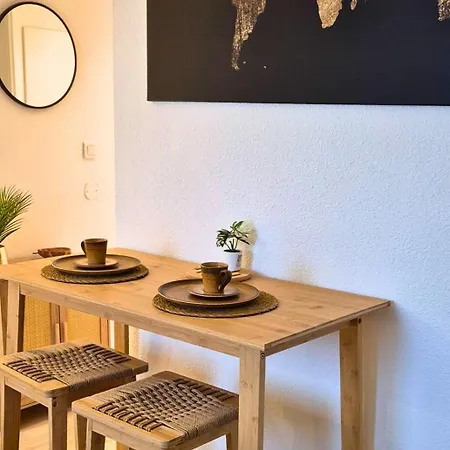 Apartment Angelique- Matelas Confort - Clim - Wifi - Gare