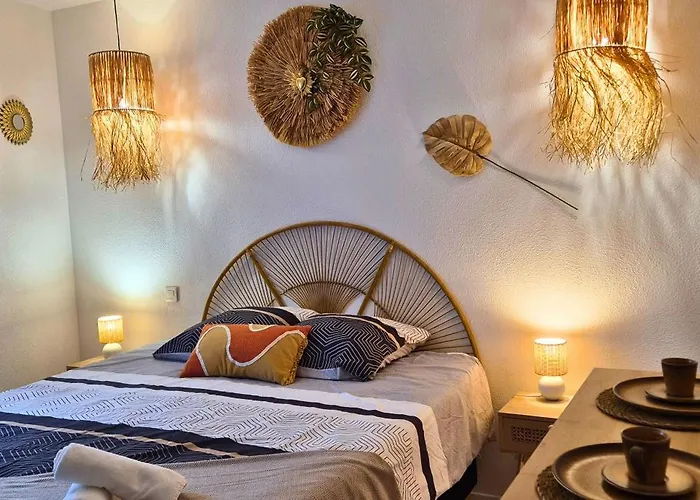 Angelique- Matelas Confort - Clim - Wifi - Gare Apartment